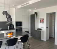 Пентхаус з терасою в Естепоні 75 кв.м, біля моря