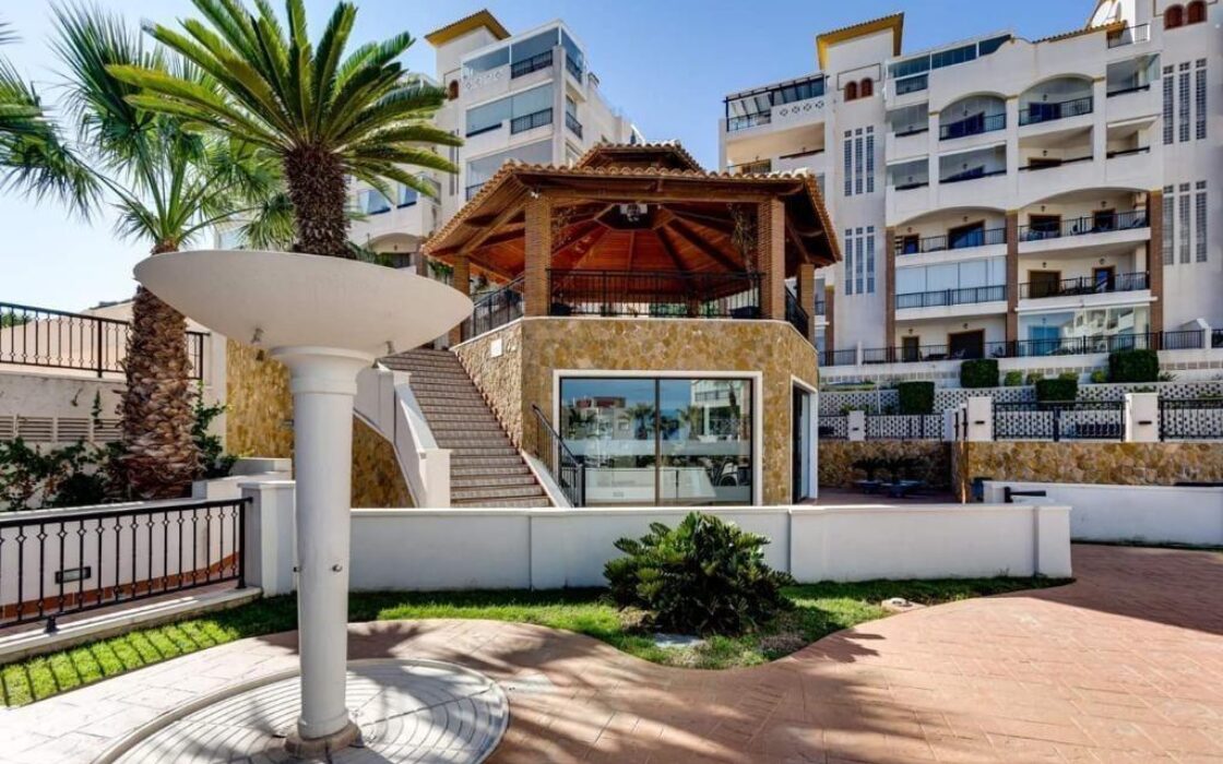 Ексклюзивна квартира 116 кв.м з видом на море в Гуардамаре