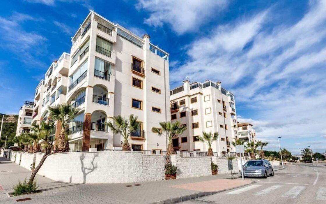 Ексклюзивна квартира 116 кв.м з видом на море в Гуардамаре