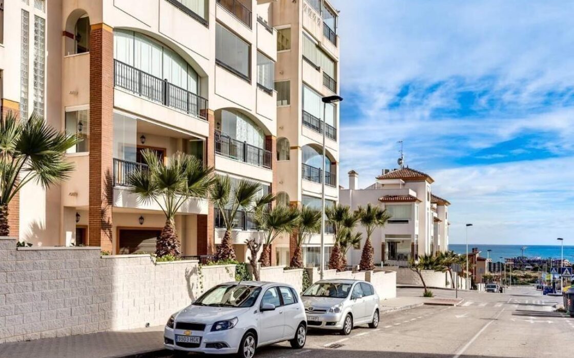 Ексклюзивна квартира 116 кв.м з видом на море в Гуардамаре