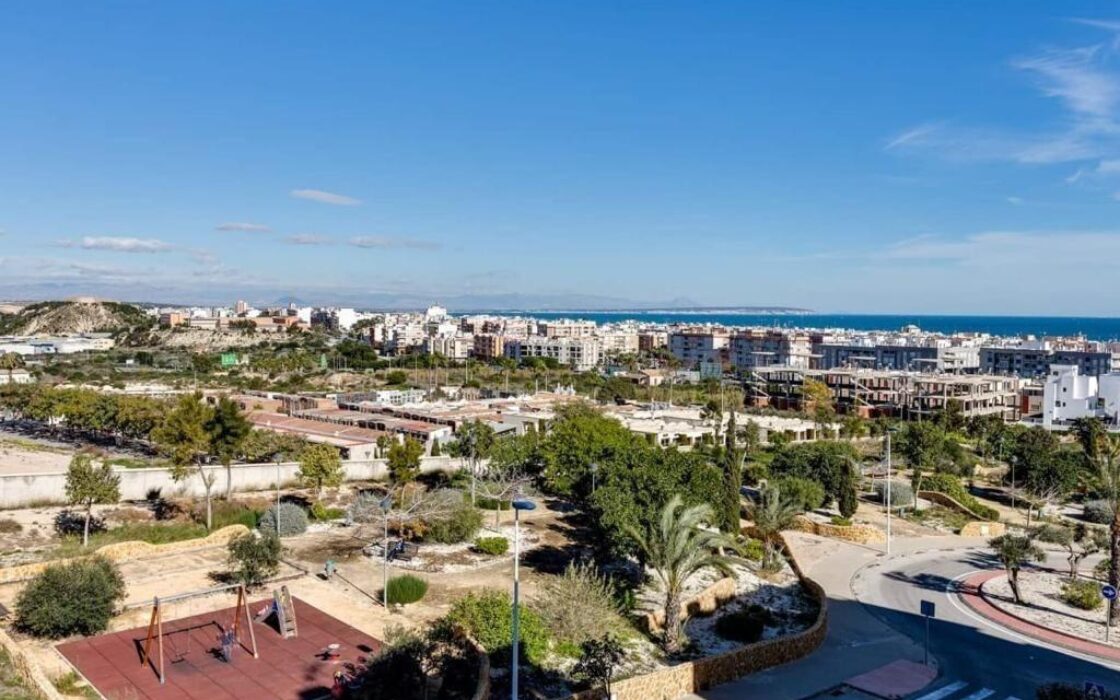 Ексклюзивна квартира 116 кв.м з видом на море в Гуардамаре