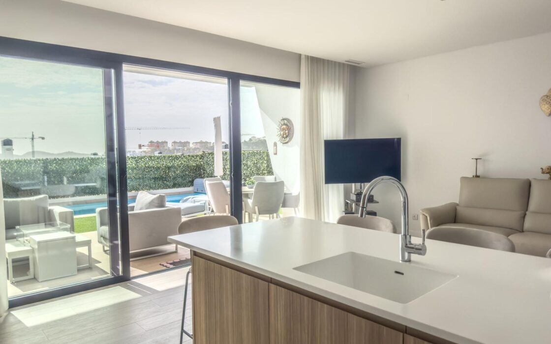 Квартира 3-4 спальни в Кальпе з панорамним видом на море