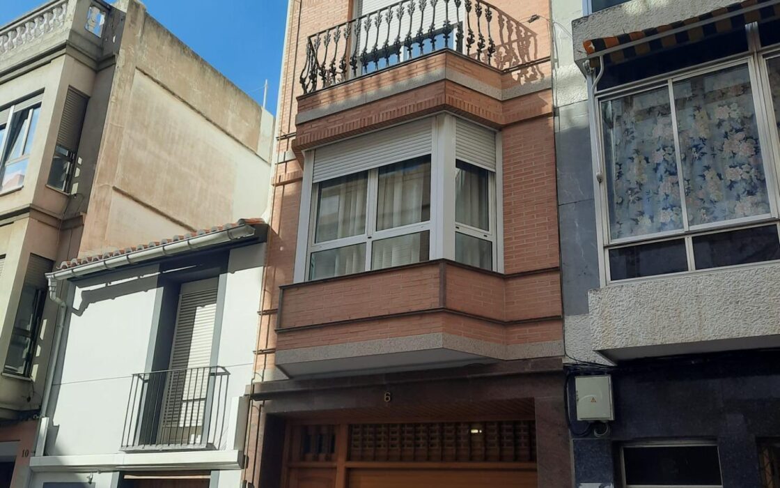 Просторный дом в Кульере 540 кв.м с террасой и лифтом