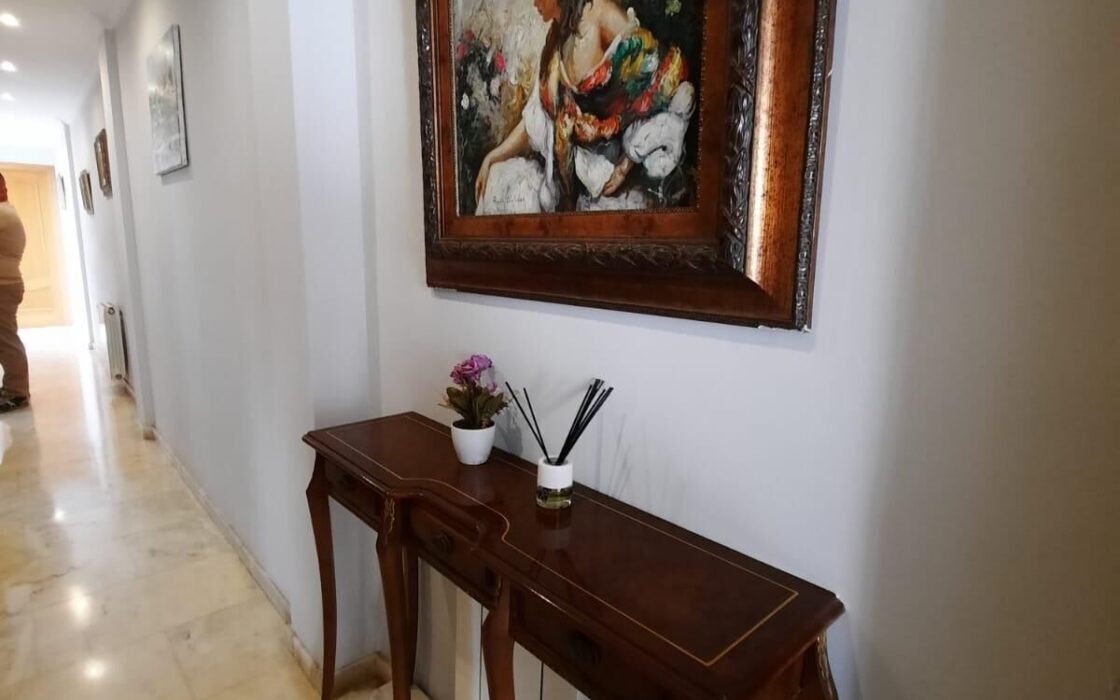 Просторный дом в Кульере 540 кв.м с террасой и лифтом