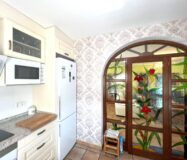 Эффектная вилла в Сьюдад-Кесада с бассейном и видом 236 кв.м