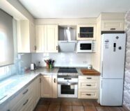 Эффектная вилла в Сьюдад-Кесада с бассейном и видом 236 кв.м