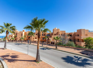 Угловая квартира 85 кв.м с террасой и видом на море, Ла Дукеса