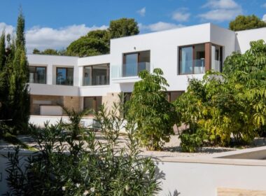 Вражаюча вілла біля моря в Альтеї з живописним видом 500 кв.м