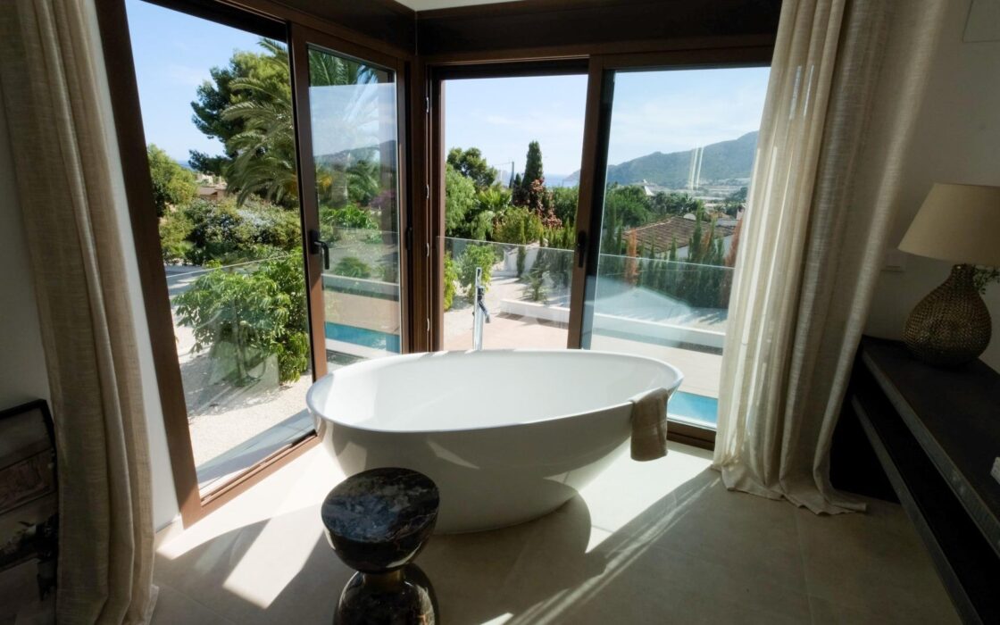 Вражаюча вілла біля моря в Альтеї з живописним видом 500 кв.м