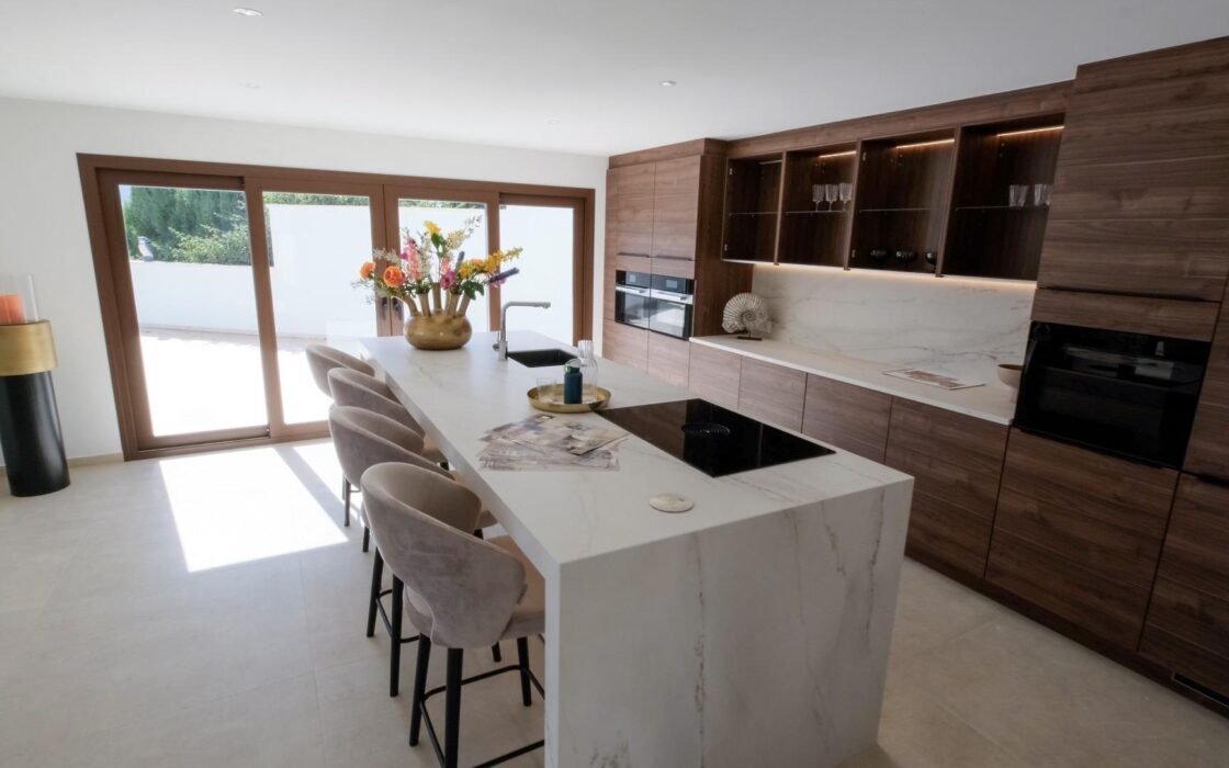 Вражаюча вілла біля моря в Альтеї з живописним видом 500 кв.м