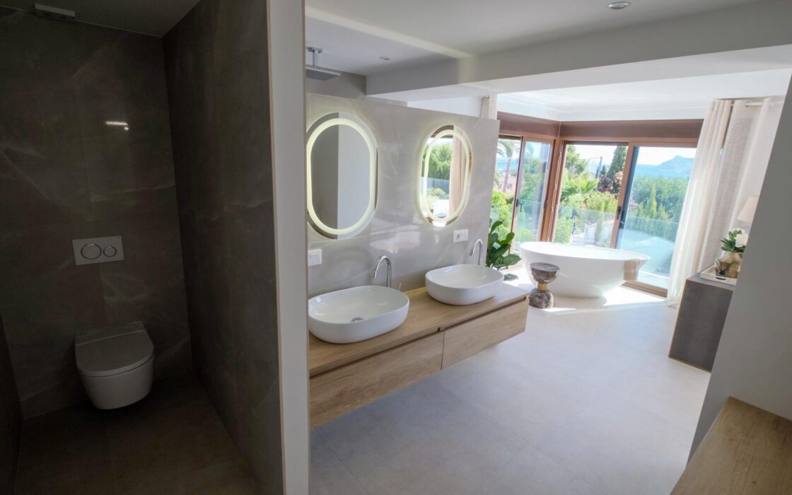 Вражаюча вілла біля моря в Альтеї з живописним видом 500 кв.м