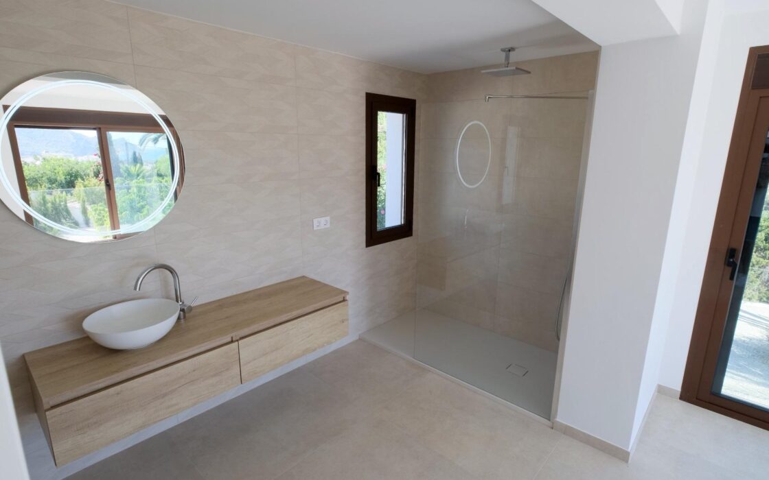 Вражаюча вілла біля моря в Альтеї з живописним видом 500 кв.м