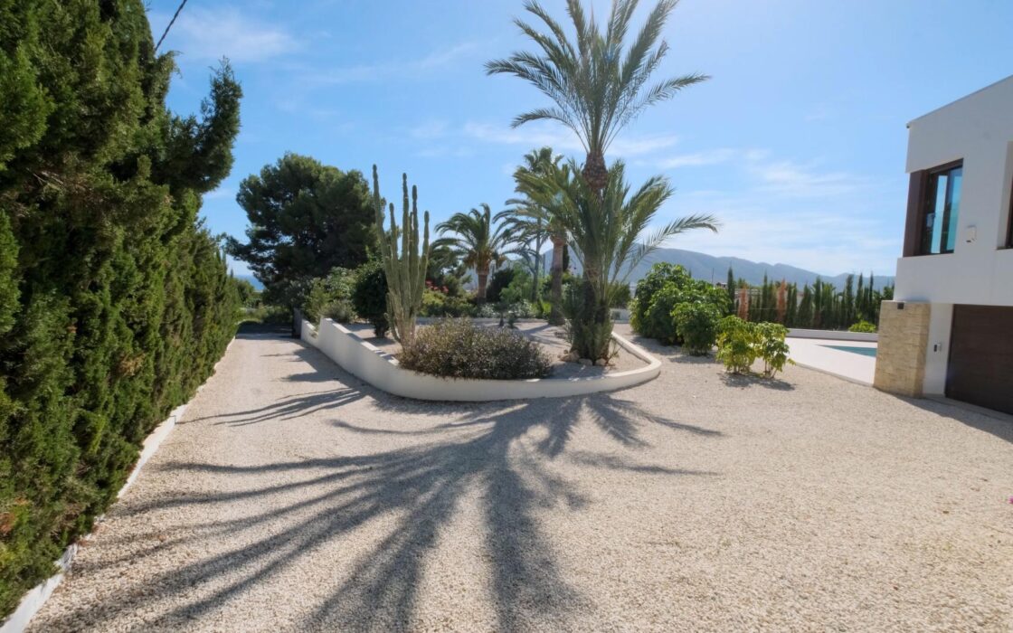 Вражаюча вілла біля моря в Альтеї з живописним видом 500 кв.м