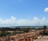 Вилла в Сьюдад Кесада 210 кв.м с бассейном и террасой