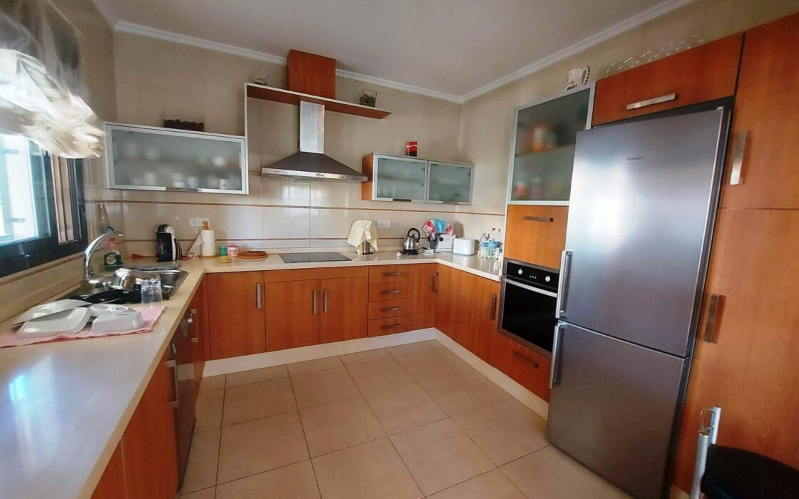 Вилла в Сьюдад Кесада 210 кв.м с бассейном и террасой