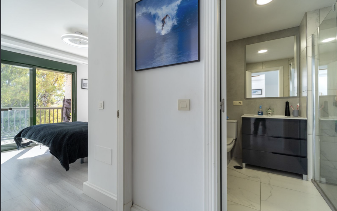 Квартира 70 кв.м с 2 спальнями в Фуэнхироле у горы