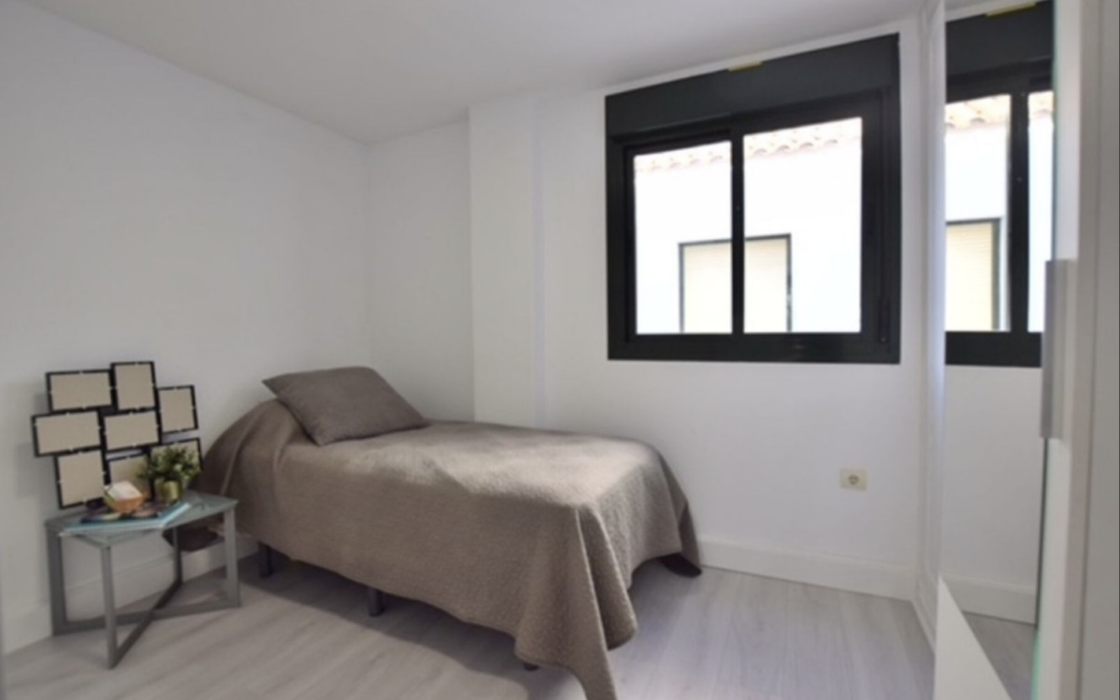 Квартира 70 кв.м с 2 спальнями в Фуэнхироле у горы