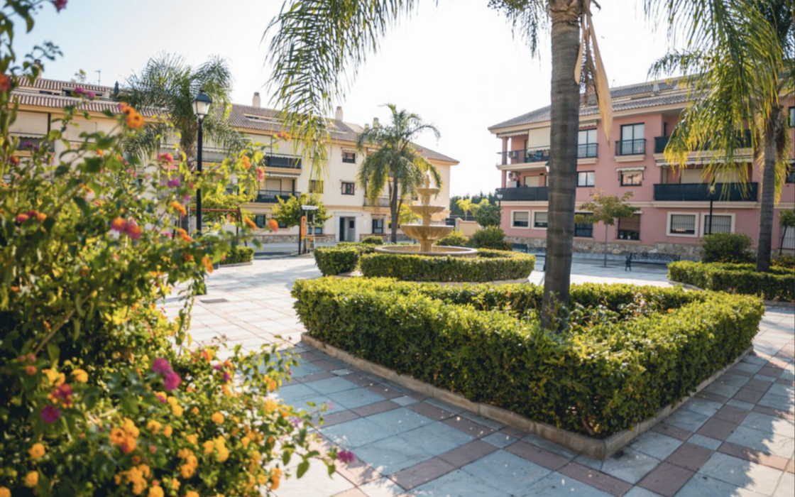 Квартира 70 кв.м с 2 спальнями в Фуэнхироле у горы