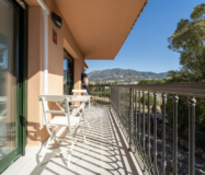 Квартира 70 кв.м с 2 спальнями в Фуэнхироле у горы