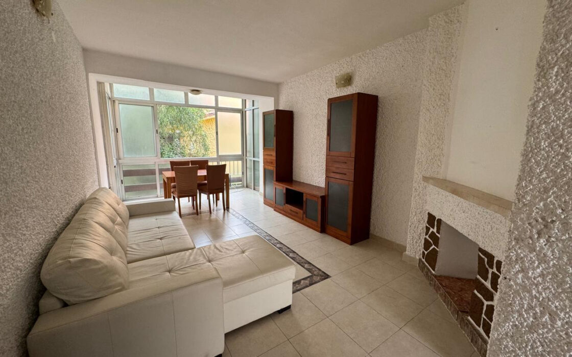 Двухкомнатная квартира в центре Фуэнхиролы 70 кв.м у моря