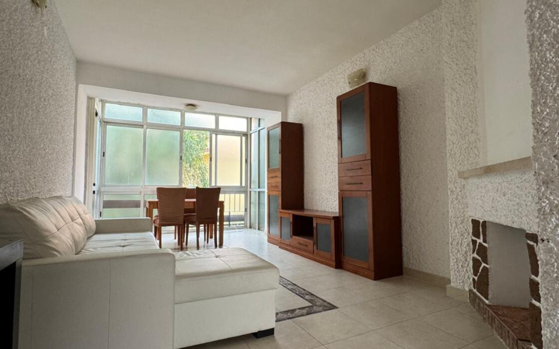 Двухкомнатная квартира в центре Фуэнхиролы 70 кв.м у моря