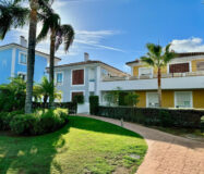 Квартира 90 кв.м з терасою в Кампанарио біля моря