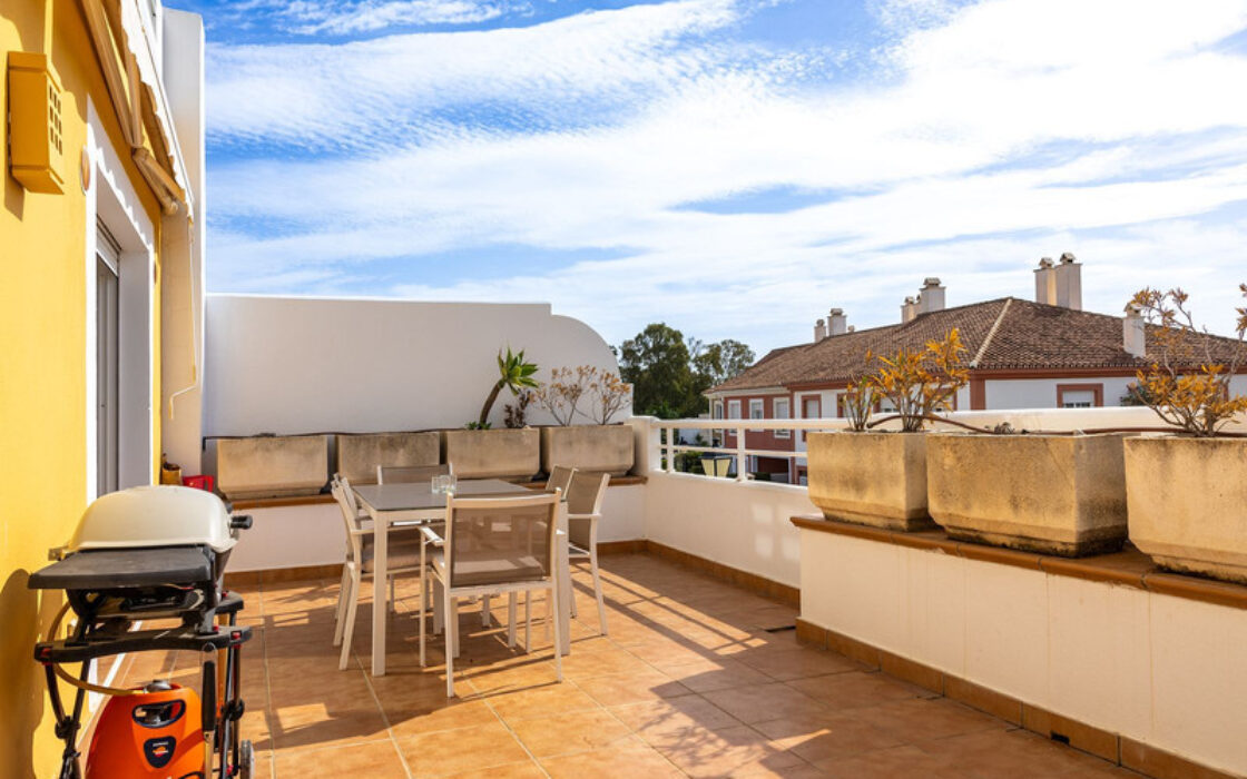 Квартира 90 кв.м з терасою в Кампанарио біля моря