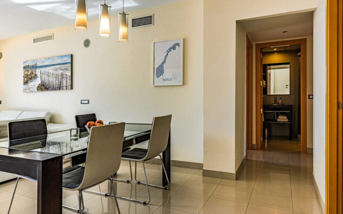 Квартира 90 кв.м з терасою в Кампанарио біля моря