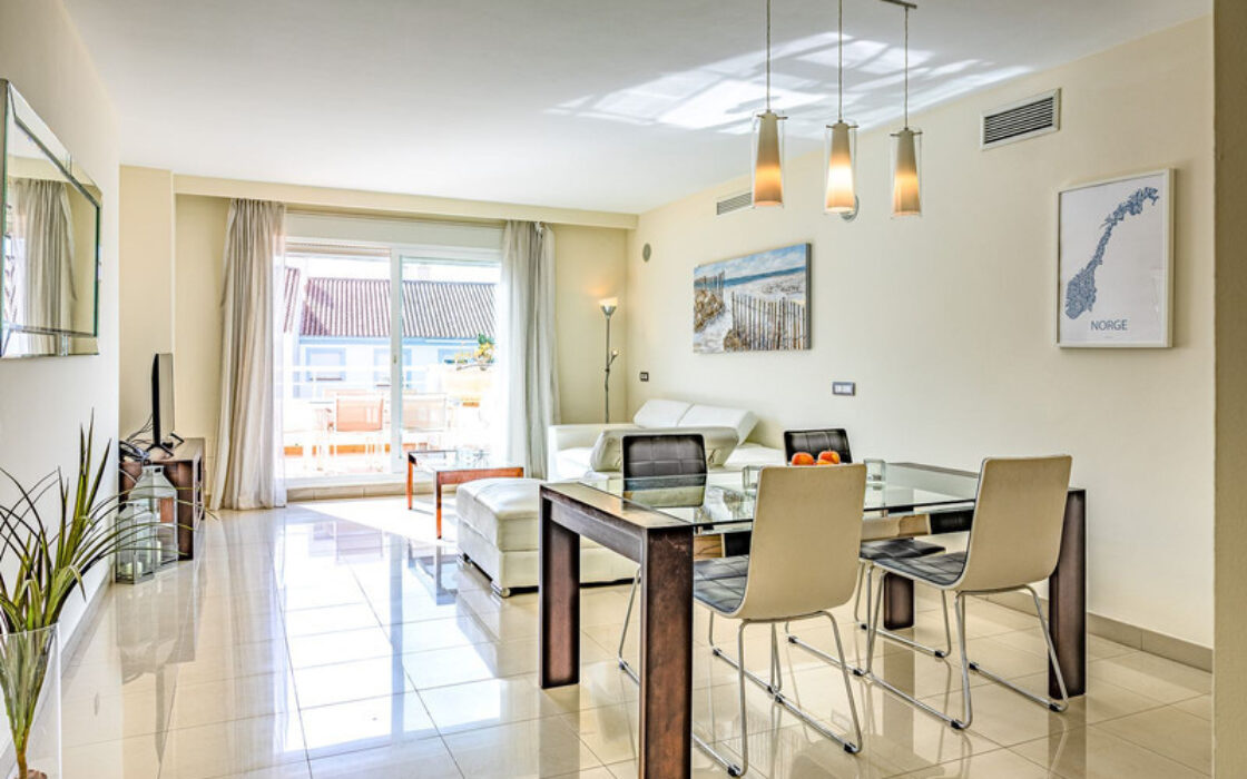 Квартира 90 кв.м з терасою в Кампанарио біля моря