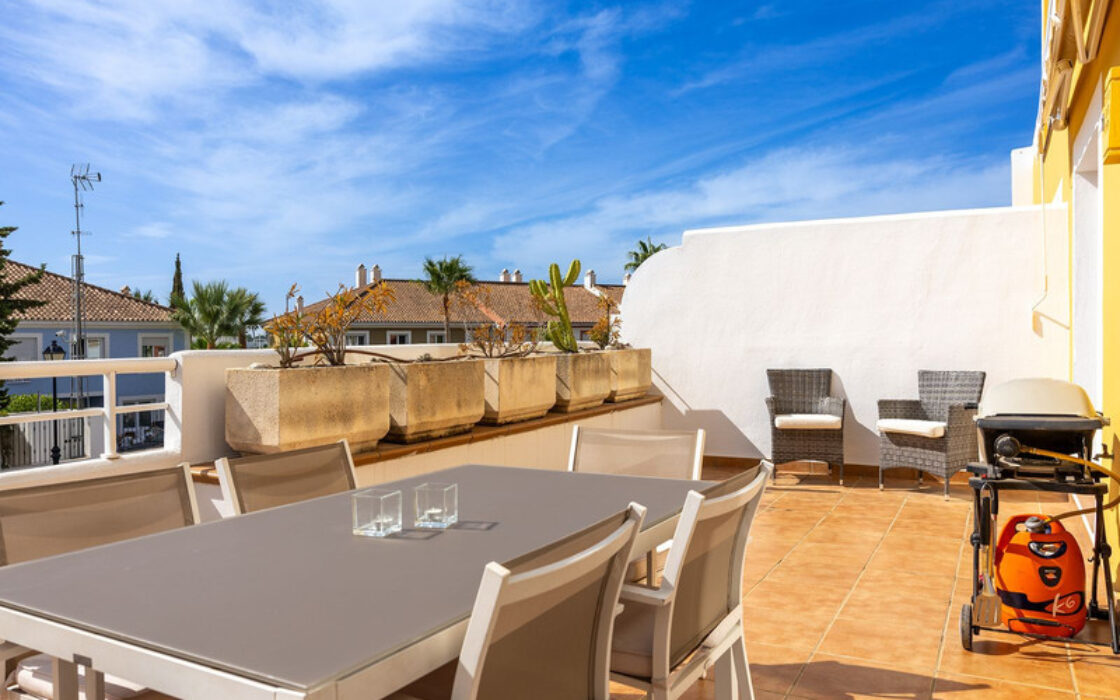 Квартира 90 кв.м з терасою в Кампанарио біля моря