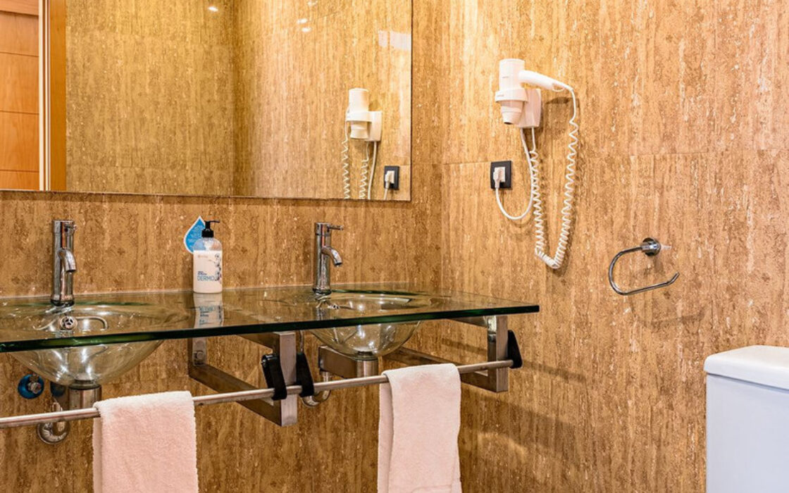 Квартира 90 кв.м з терасою в Кампанарио біля моря