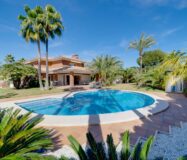 Эксклюзивная вилла в Бенидорме с террасой и бассейном