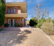 Эксклюзивная вилла в Бенидорме с террасой и бассейном