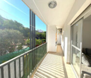 Простора квартира в Естепоні з терасою 123 кв.м.