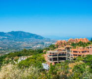 Вилла с террасой и видом на море в Марбелье 494 кв.м.