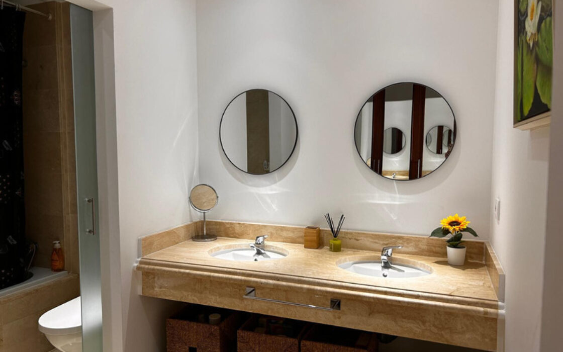 Апартаменти з терасою в Естепоні 136 кв.м 3 кімнати