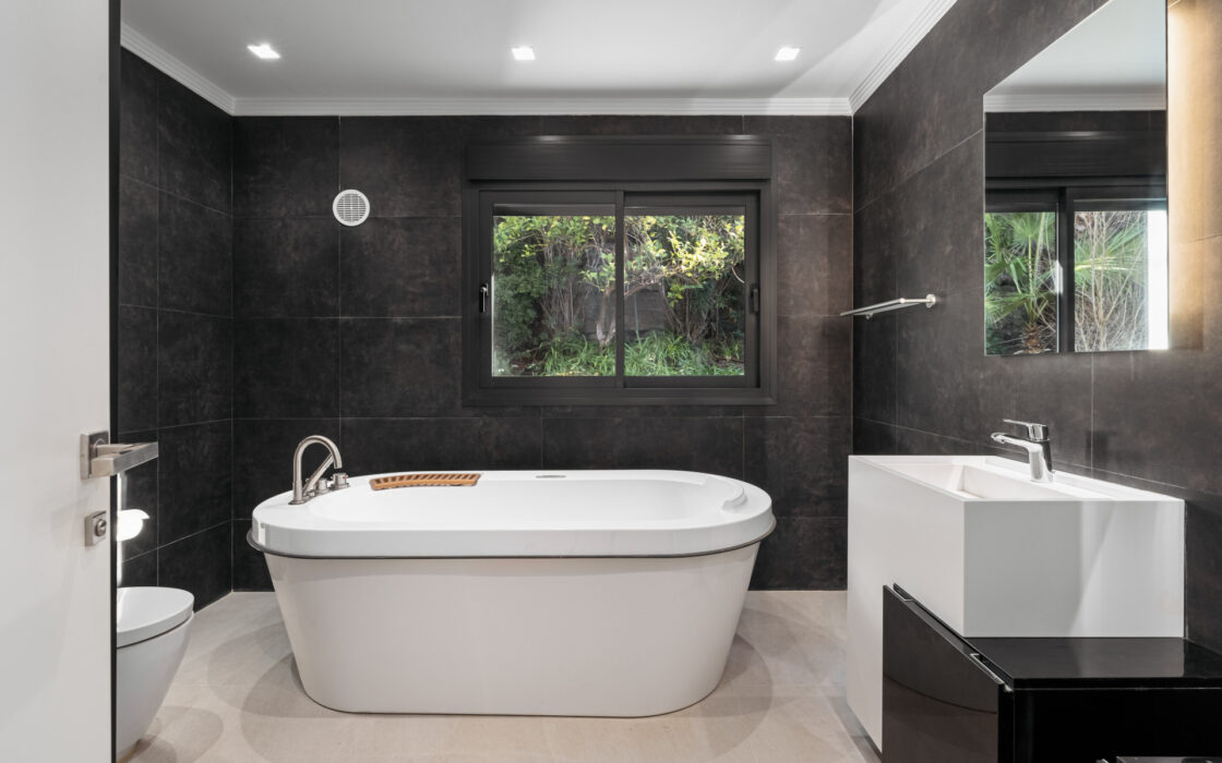 Вілла з 5 спальнями в Лос-Наранхос, тераса, 404 кв.м