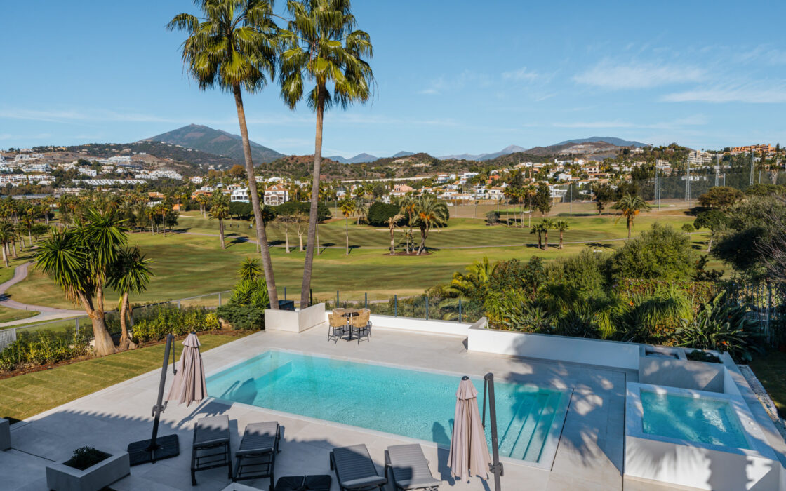 Вілла з 5 спальнями в Лос-Наранхос, тераса, 404 кв.м