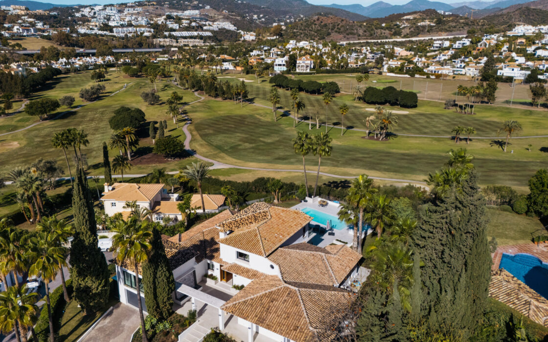 Вілла з 5 спальнями в Лос-Наранхос, тераса, 404 кв.м