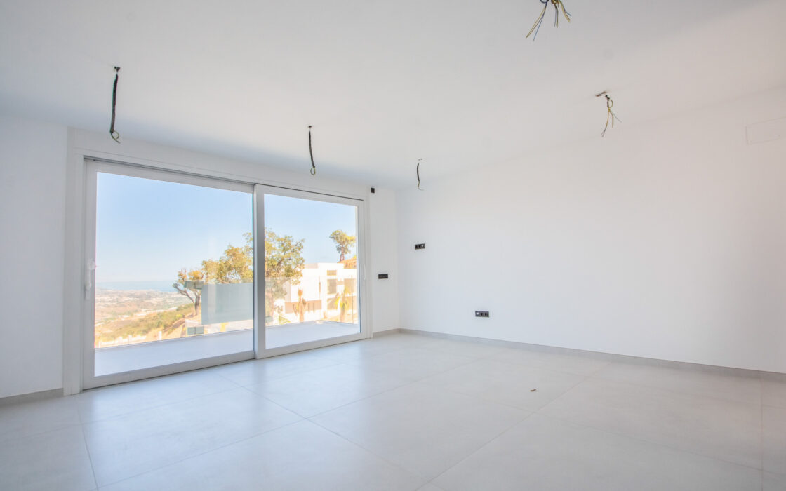 Роскошная вилла в тихом районе Бенальмадены с террасой 260 кв.м