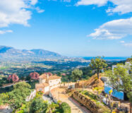 Роскошная вилла в тихом районе Бенальмадены с террасой 260 кв.м