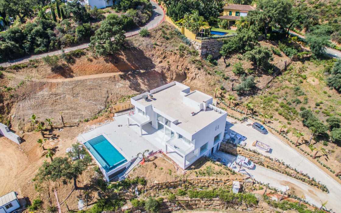 Роскошная вилла в тихом районе Бенальмадены с террасой 260 кв.м