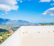 Роскошная вилла в тихом районе Бенальмадены с террасой 260 кв.м