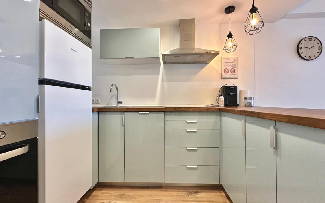 Три квартири в Бенідормі з орендним бізнесом біля моря