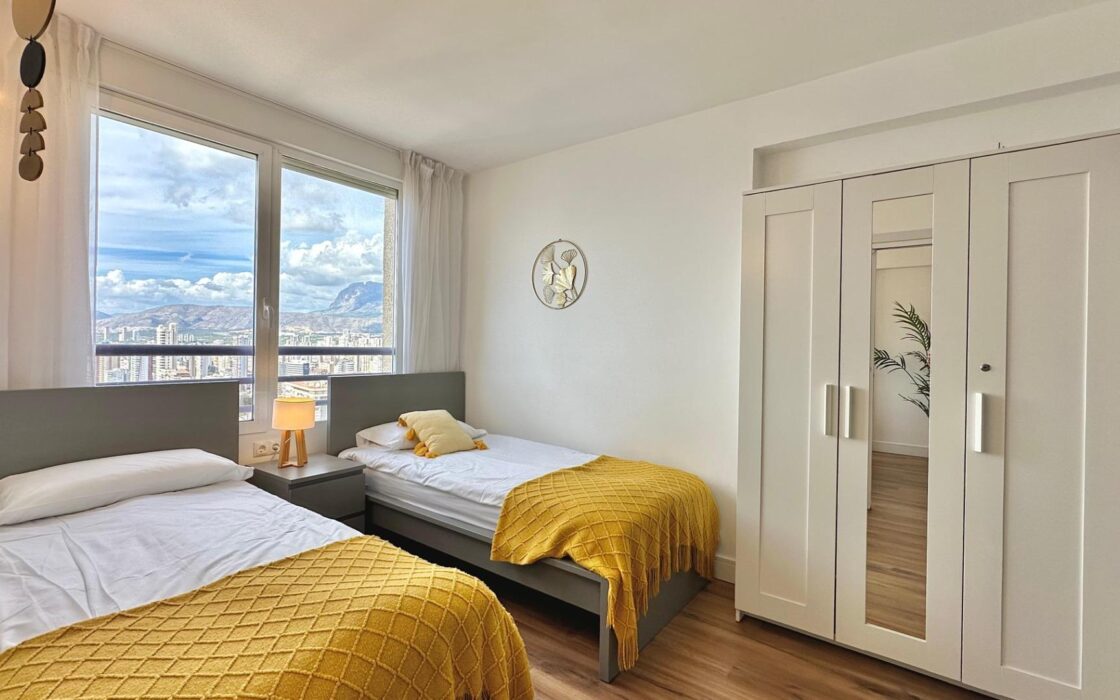 Три квартири в Бенідормі з орендним бізнесом біля моря