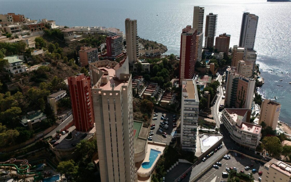 Три квартири в Бенідормі з орендним бізнесом біля моря