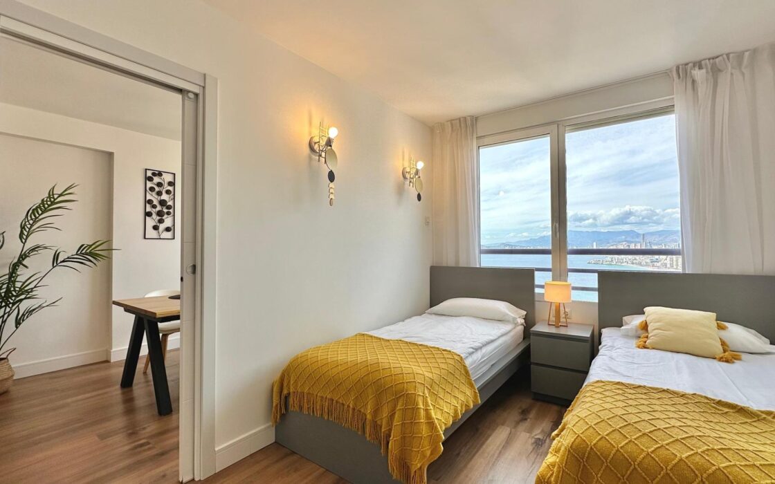 Три квартири в Бенідормі з орендним бізнесом біля моря