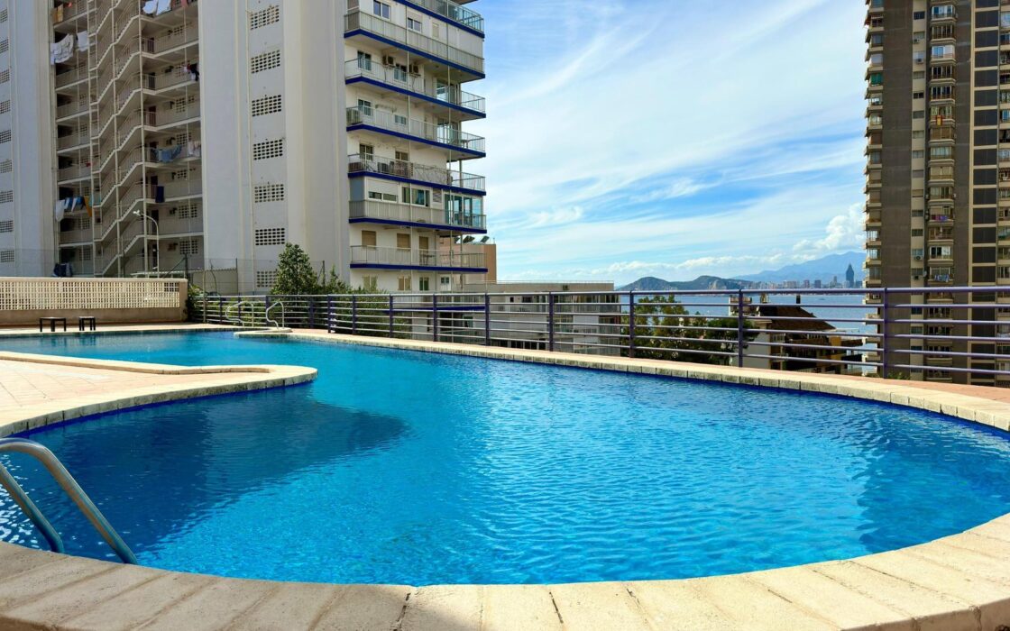 Три квартири в Бенідормі з орендним бізнесом біля моря