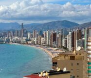 Три квартири в Бенідормі з орендним бізнесом біля моря