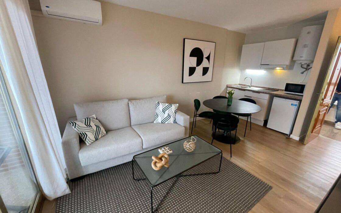 Квартира с террасой в Бенидорме 42 кв.м рядом с пляжем